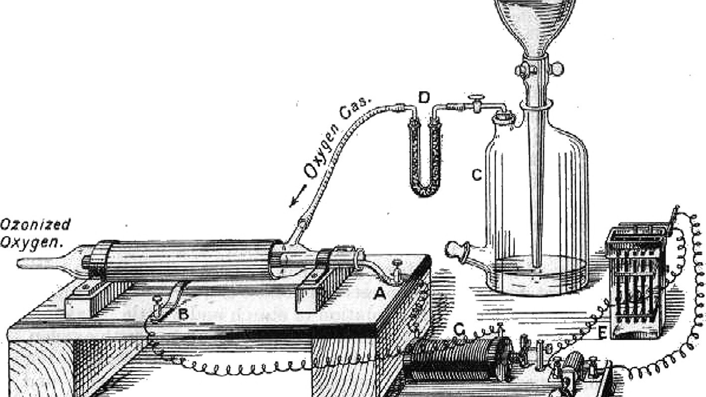 Ozónové generátory vyrobené roku 1857 Wernerem Siemensem.